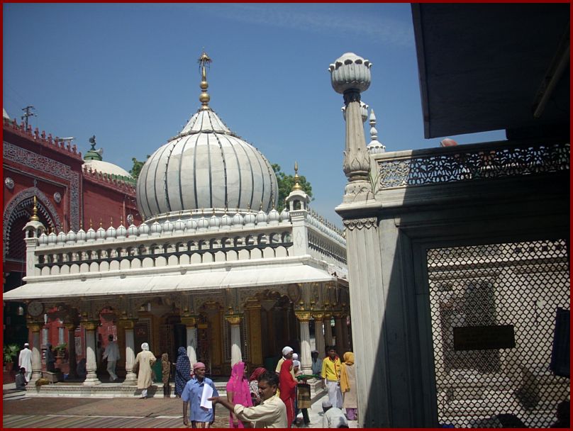 dargah-of-Hazrat Khawaja Nizamuddin R.A